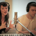 Highspeed-Rapperin Karmin covert “Look At Me Now”