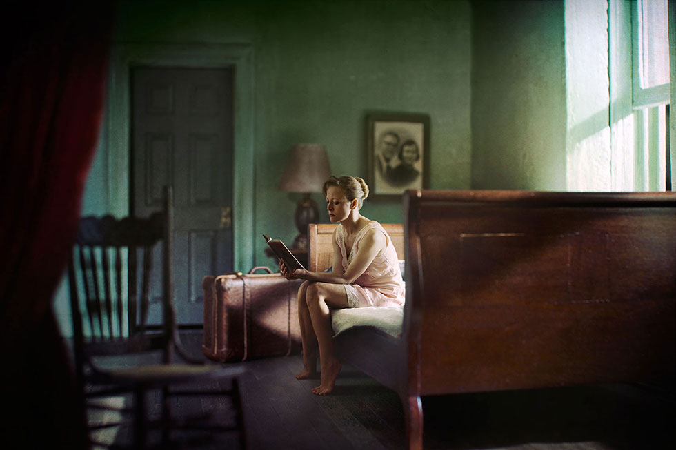 woman-reading